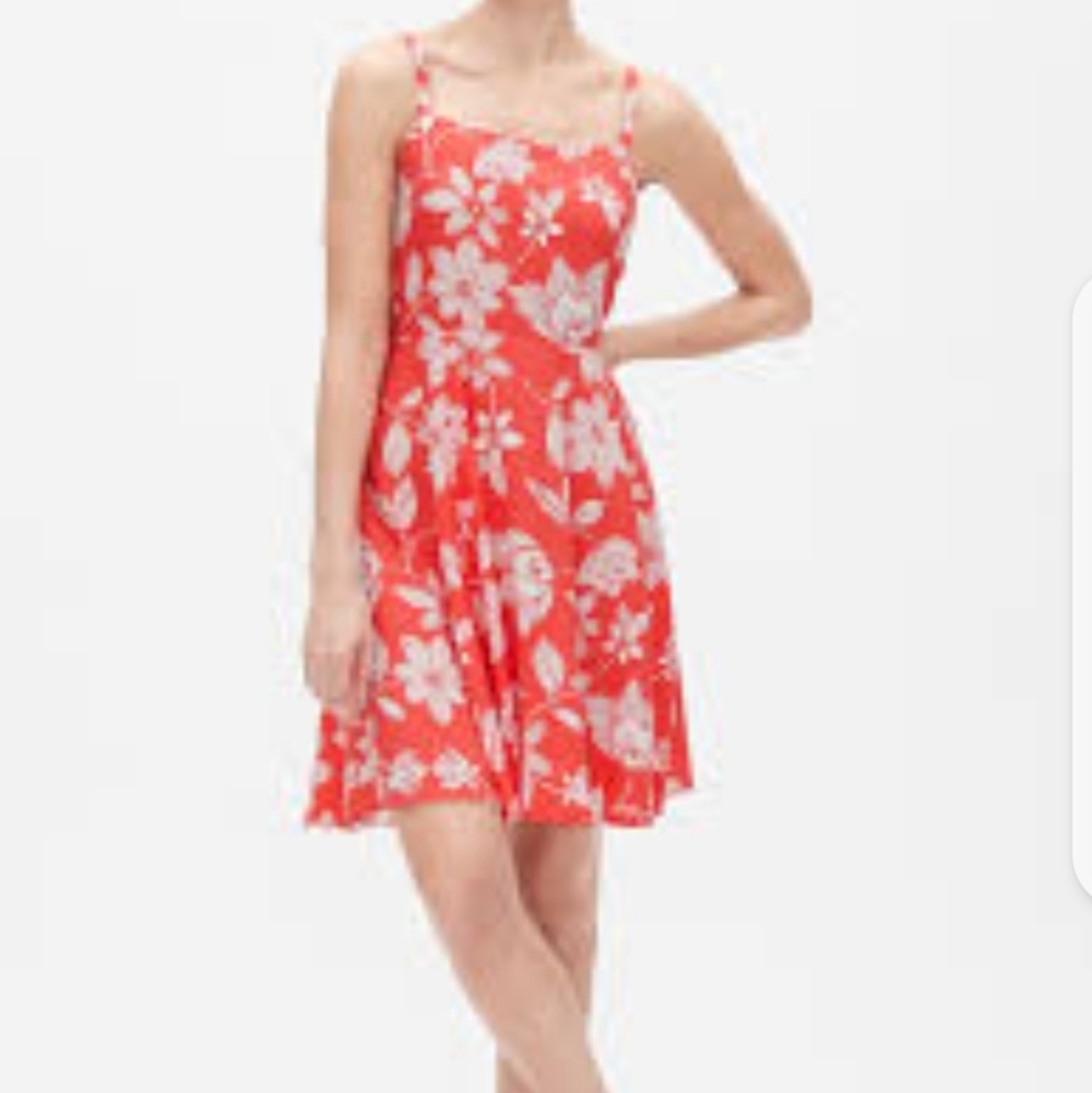 Gap fit and flare coral floral print  sundress. smocked back. Size large. EUC0